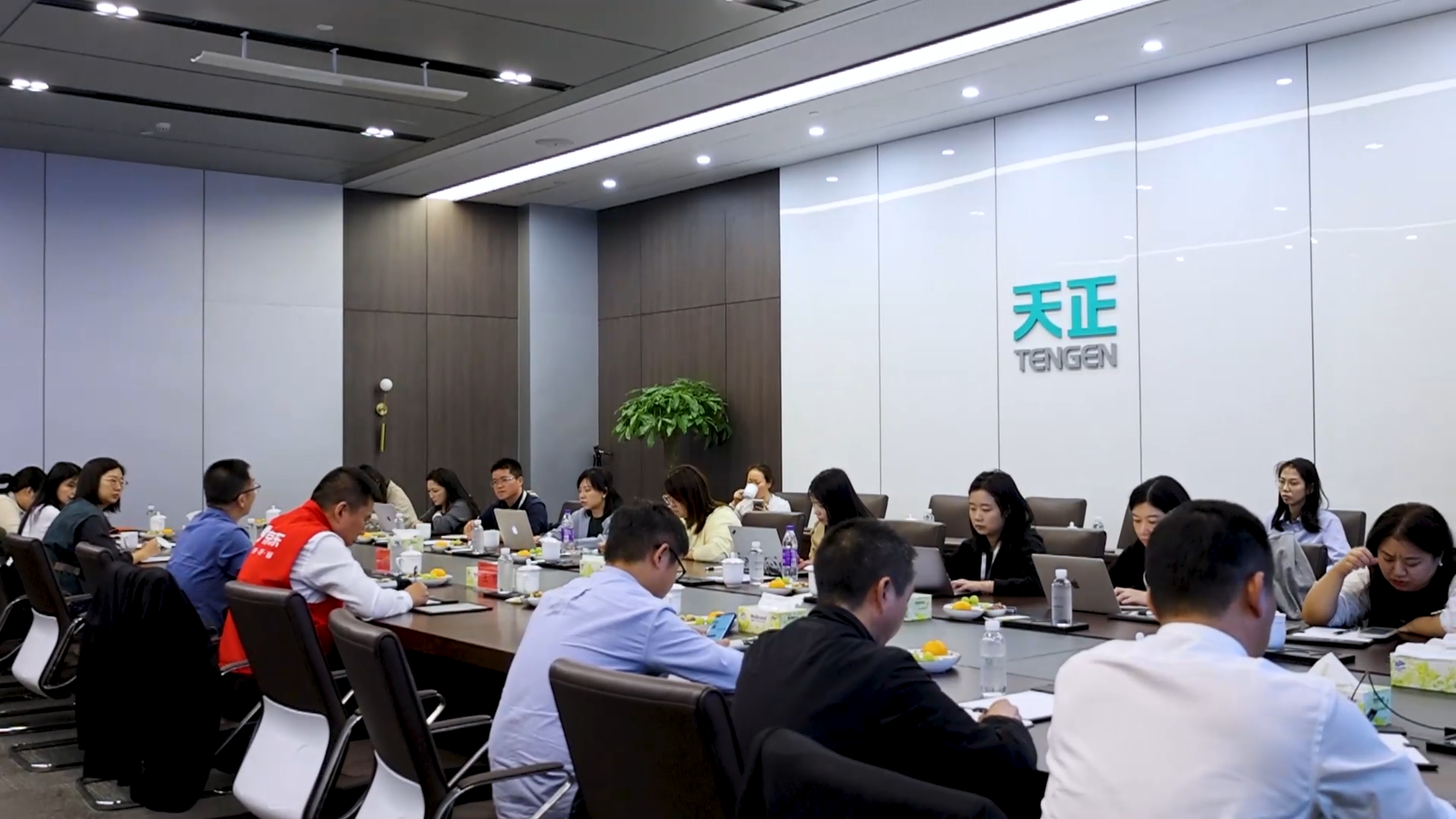 京东工业走进爱游戏平台，探访产业数智化之路！